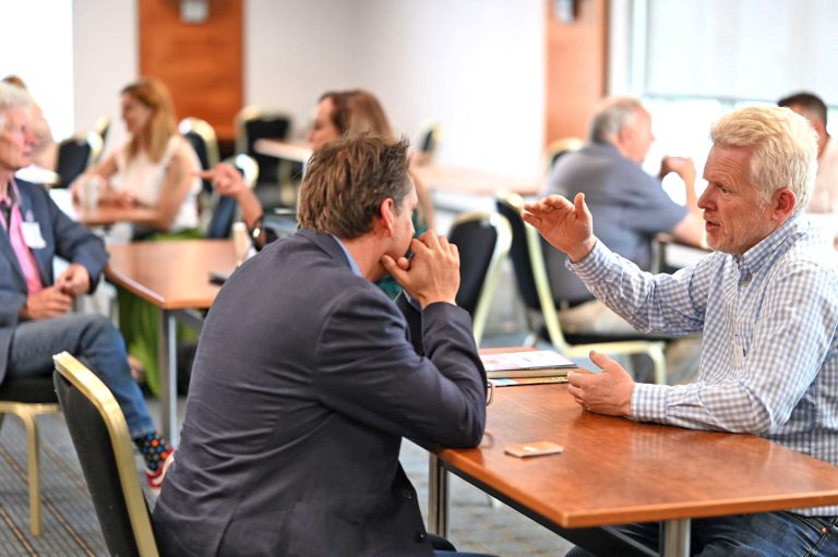 Speed Networking 2 768x511